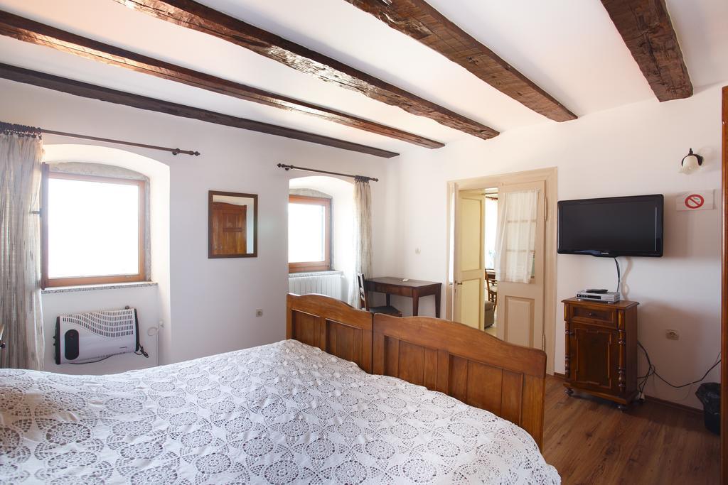 Apartments Villa Kastav In Old Town Center With Sea View And Parking Quarto foto